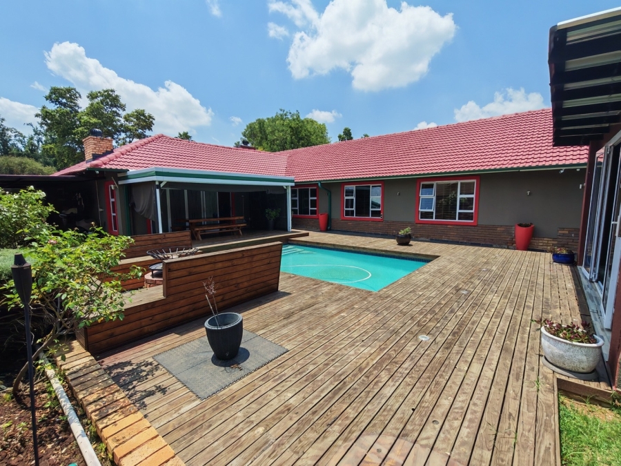 4 Bedroom Property for Sale in Brackendowns Gauteng