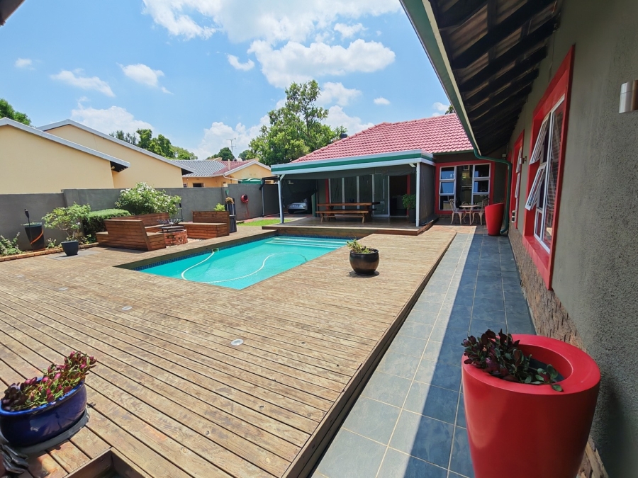 4 Bedroom Property for Sale in Brackendowns Gauteng