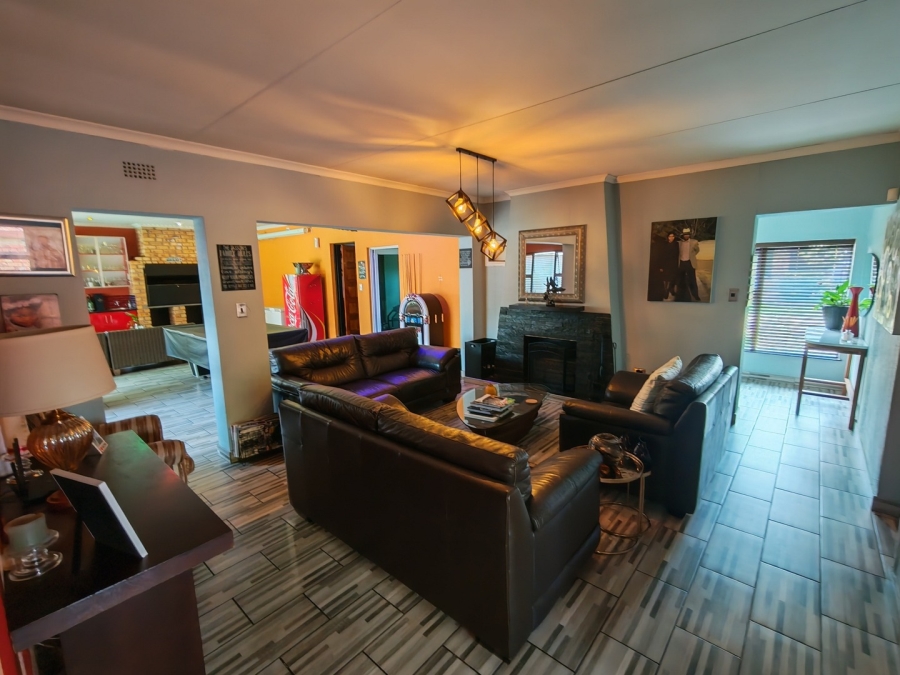 4 Bedroom Property for Sale in Brackendowns Gauteng