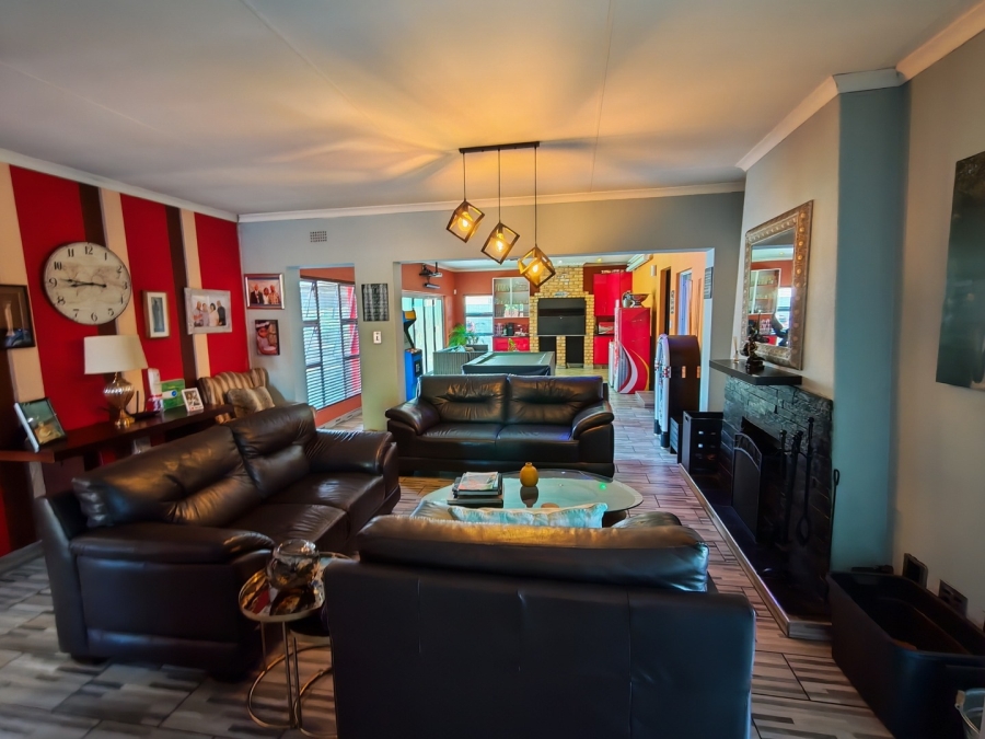 4 Bedroom Property for Sale in Brackendowns Gauteng