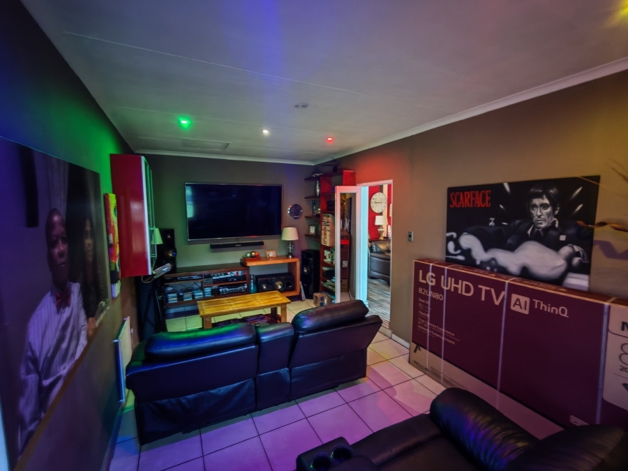 4 Bedroom Property for Sale in Brackendowns Gauteng