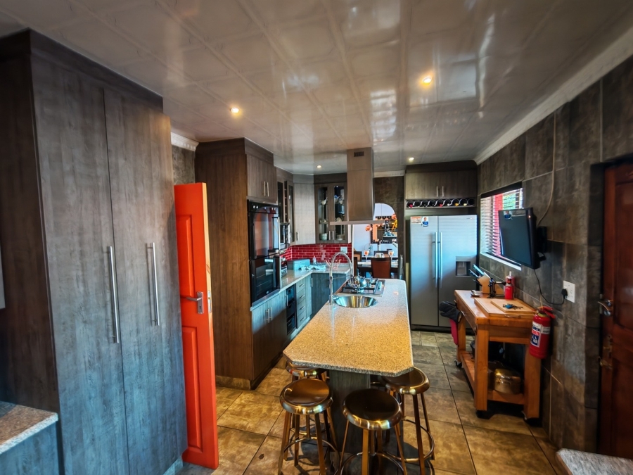 4 Bedroom Property for Sale in Brackendowns Gauteng