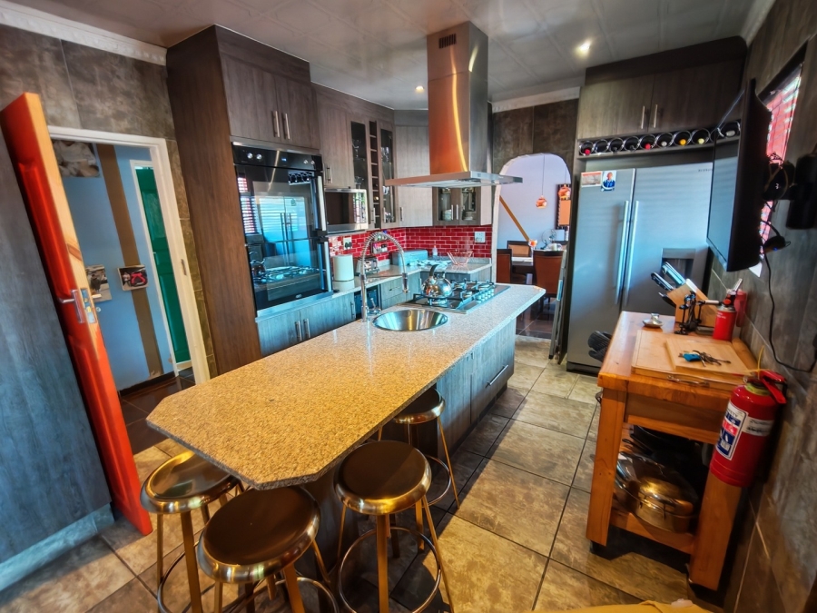 4 Bedroom Property for Sale in Brackendowns Gauteng