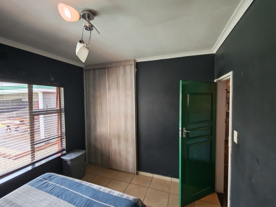 4 Bedroom Property for Sale in Brackendowns Gauteng