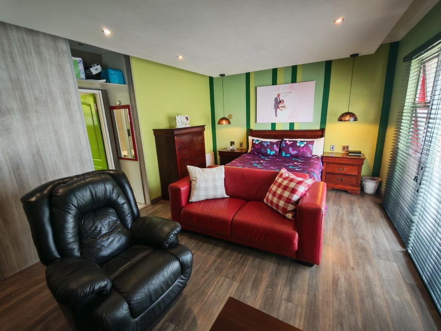 4 Bedroom Property for Sale in Brackendowns Gauteng