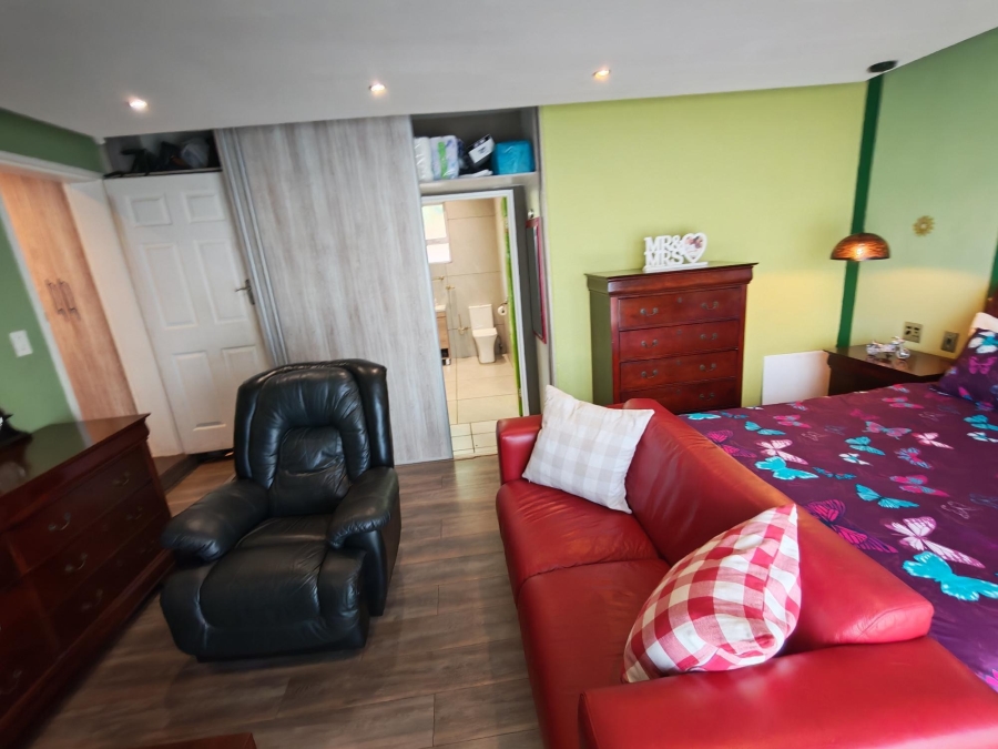 4 Bedroom Property for Sale in Brackendowns Gauteng