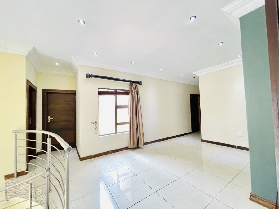 To Let 4 Bedroom Property for Rent in Blue Valley Golf Estate Gauteng