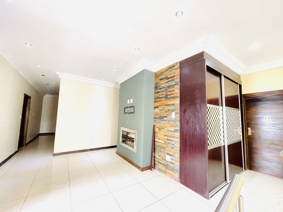To Let 4 Bedroom Property for Rent in Blue Valley Golf Estate Gauteng