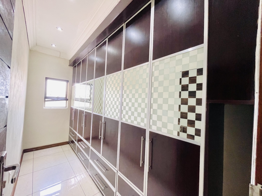 To Let 4 Bedroom Property for Rent in Blue Valley Golf Estate Gauteng