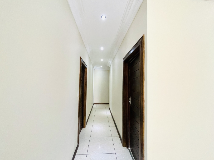 To Let 4 Bedroom Property for Rent in Blue Valley Golf Estate Gauteng