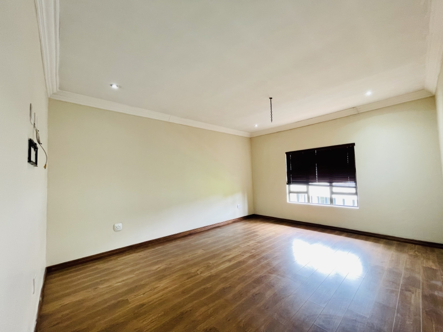 To Let 4 Bedroom Property for Rent in Blue Valley Golf Estate Gauteng