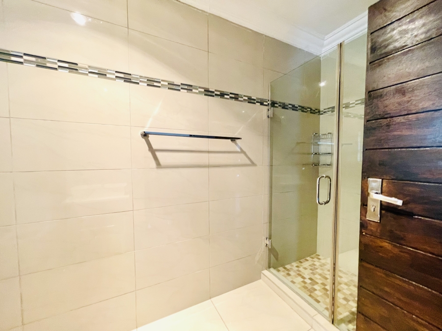 To Let 4 Bedroom Property for Rent in Blue Valley Golf Estate Gauteng