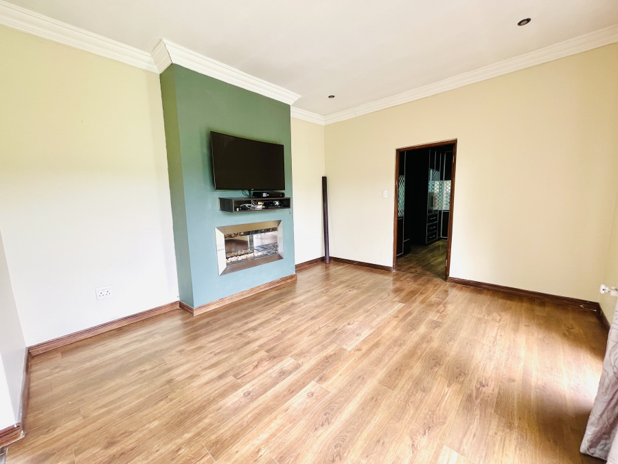 To Let 4 Bedroom Property for Rent in Blue Valley Golf Estate Gauteng