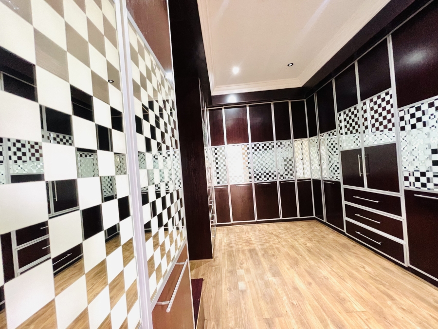 To Let 4 Bedroom Property for Rent in Blue Valley Golf Estate Gauteng