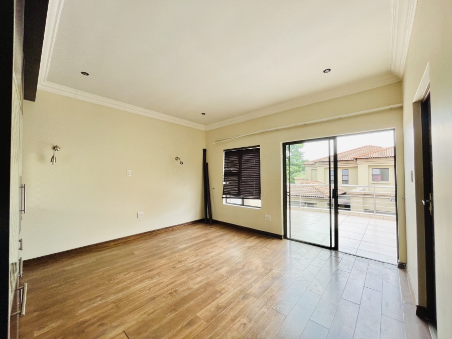 To Let 4 Bedroom Property for Rent in Blue Valley Golf Estate Gauteng