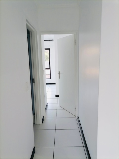 To Let 2 Bedroom Property for Rent in Lonehill Gauteng