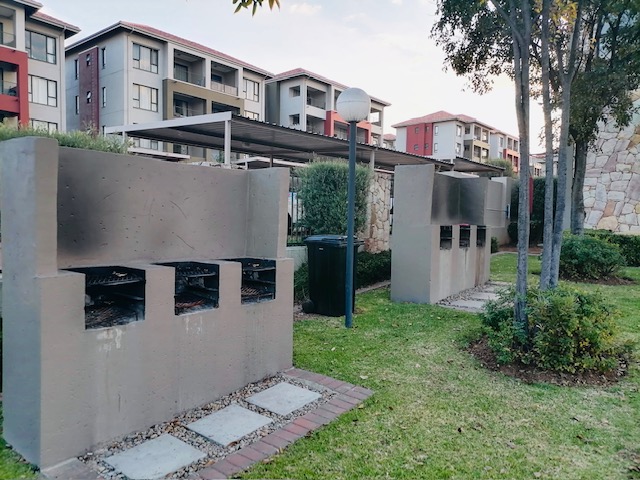 To Let 2 Bedroom Property for Rent in Lonehill Gauteng