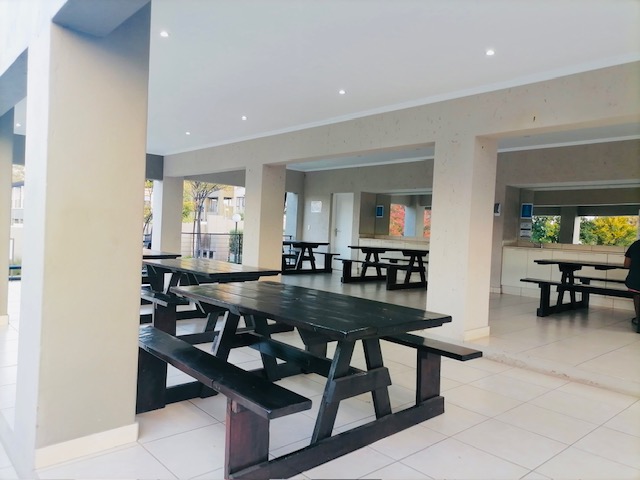 To Let 2 Bedroom Property for Rent in Lonehill Gauteng