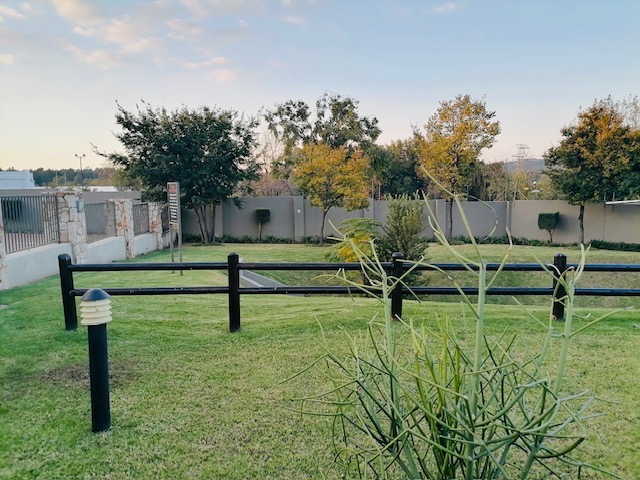 To Let 2 Bedroom Property for Rent in Lonehill Gauteng
