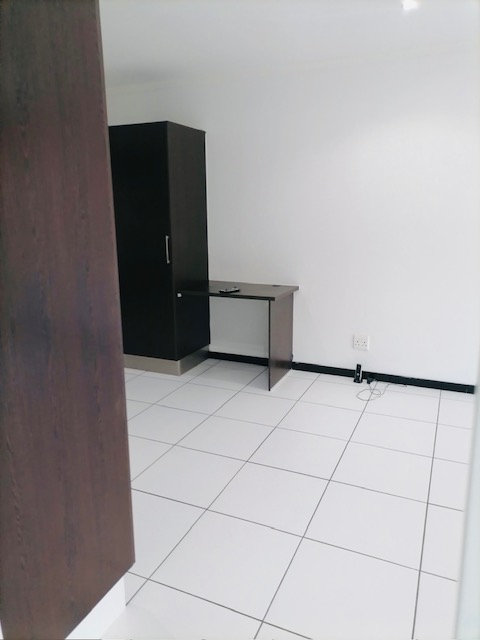 To Let 2 Bedroom Property for Rent in Lonehill Gauteng