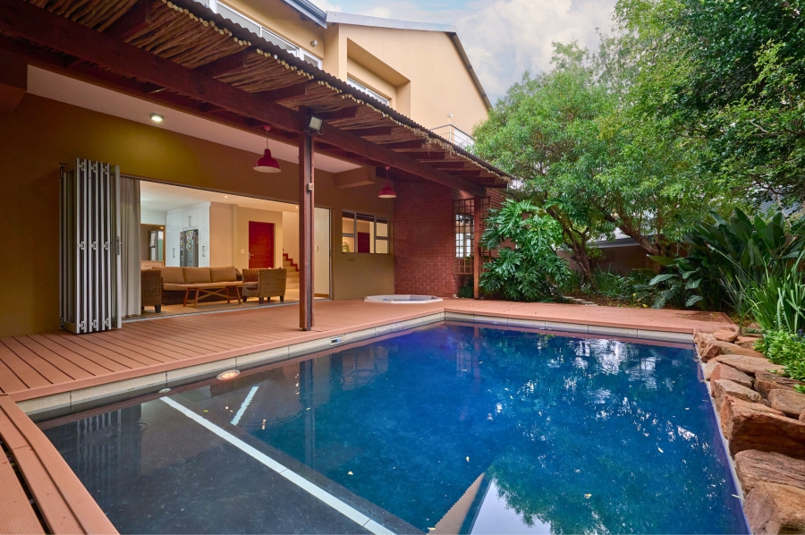 4 Bedroom Property for Sale in Waterfall Country Village Gauteng