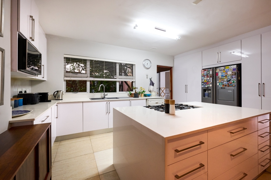 4 Bedroom Property for Sale in Waterfall Country Village Gauteng