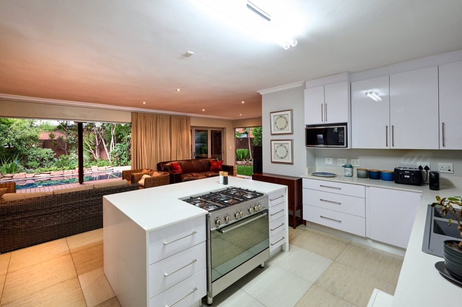 4 Bedroom Property for Sale in Waterfall Country Village Gauteng