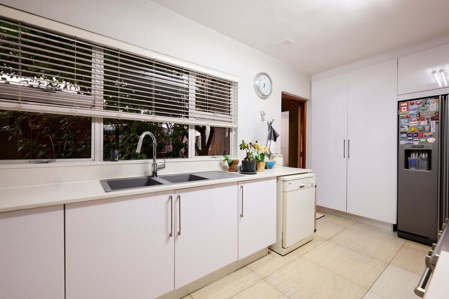 4 Bedroom Property for Sale in Waterfall Country Village Gauteng