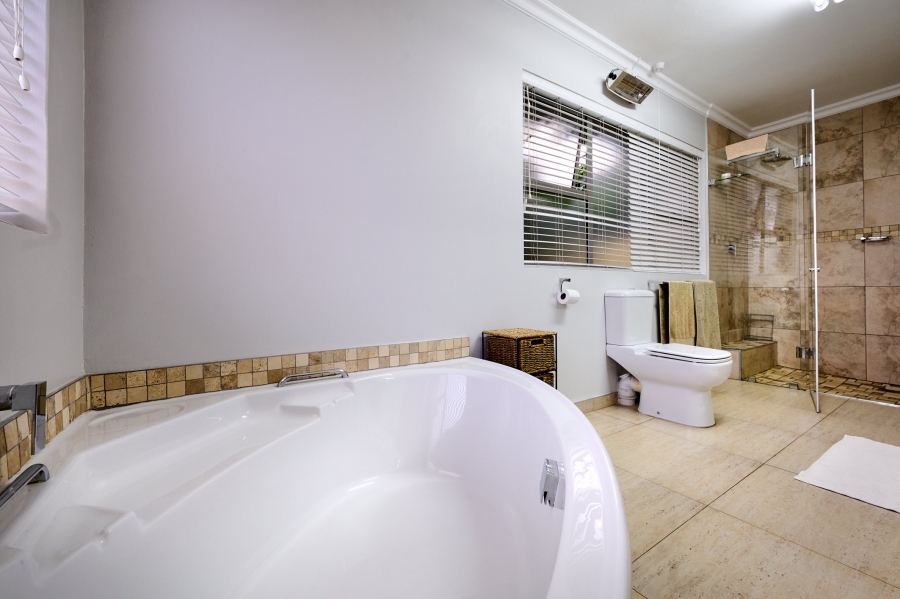 4 Bedroom Property for Sale in Waterfall Country Village Gauteng