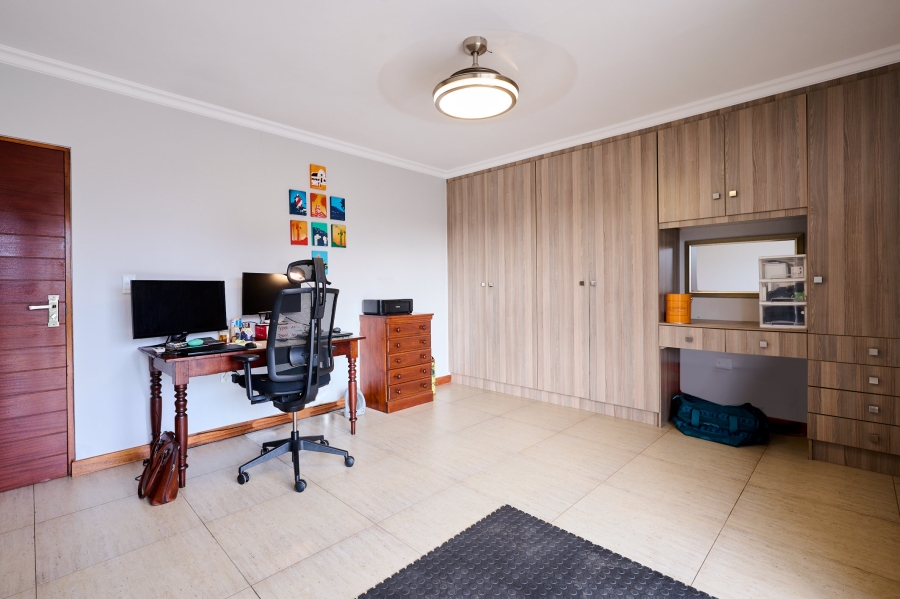 4 Bedroom Property for Sale in Waterfall Country Village Gauteng