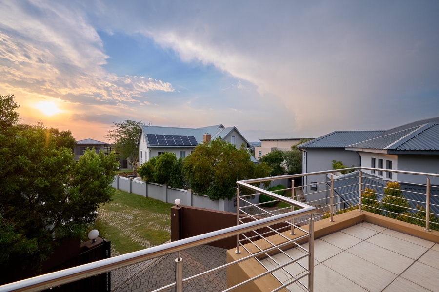 4 Bedroom Property for Sale in Waterfall Country Village Gauteng