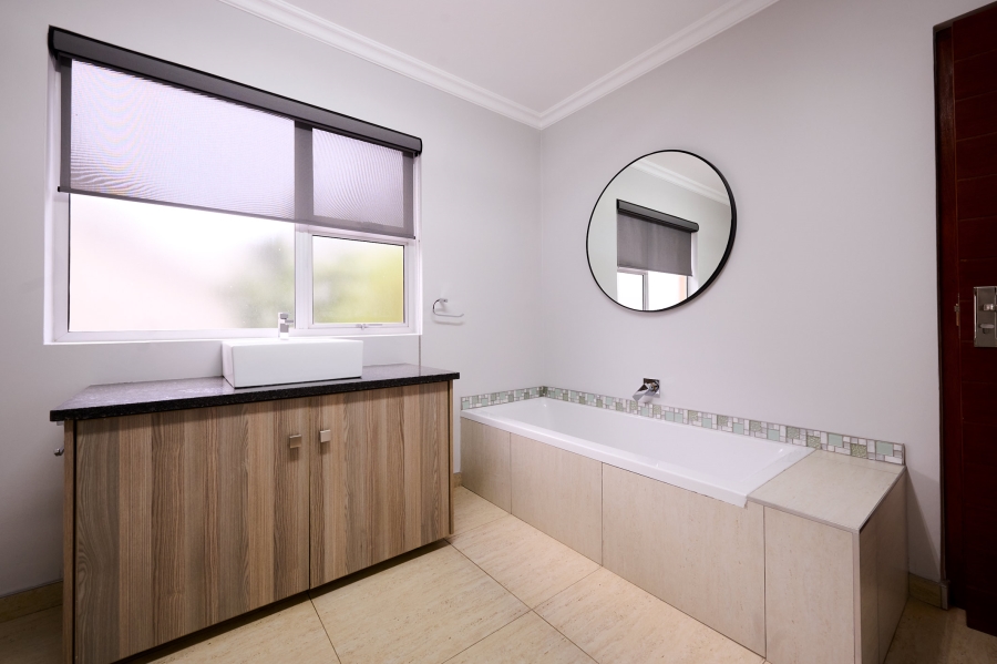 4 Bedroom Property for Sale in Waterfall Country Village Gauteng