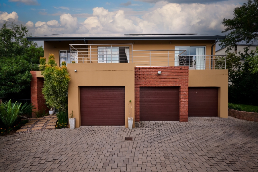 4 Bedroom Property for Sale in Waterfall Country Village Gauteng