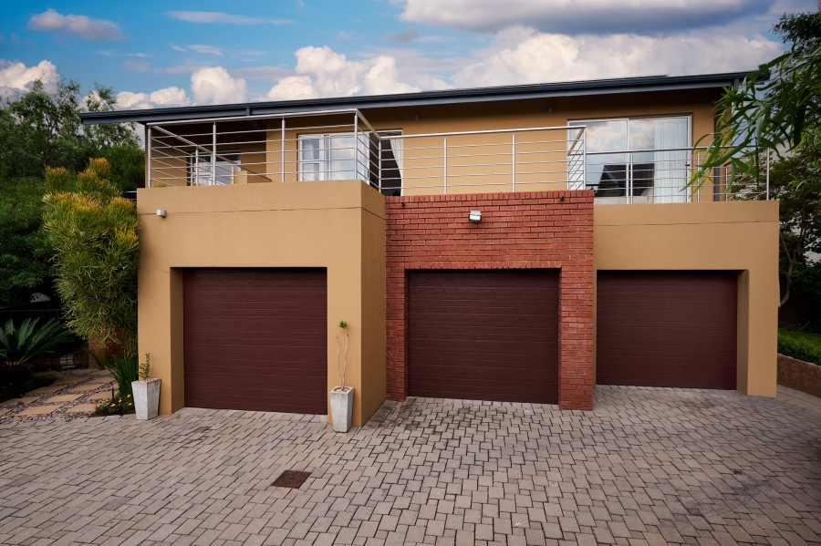 4 Bedroom Property for Sale in Waterfall Country Village Gauteng