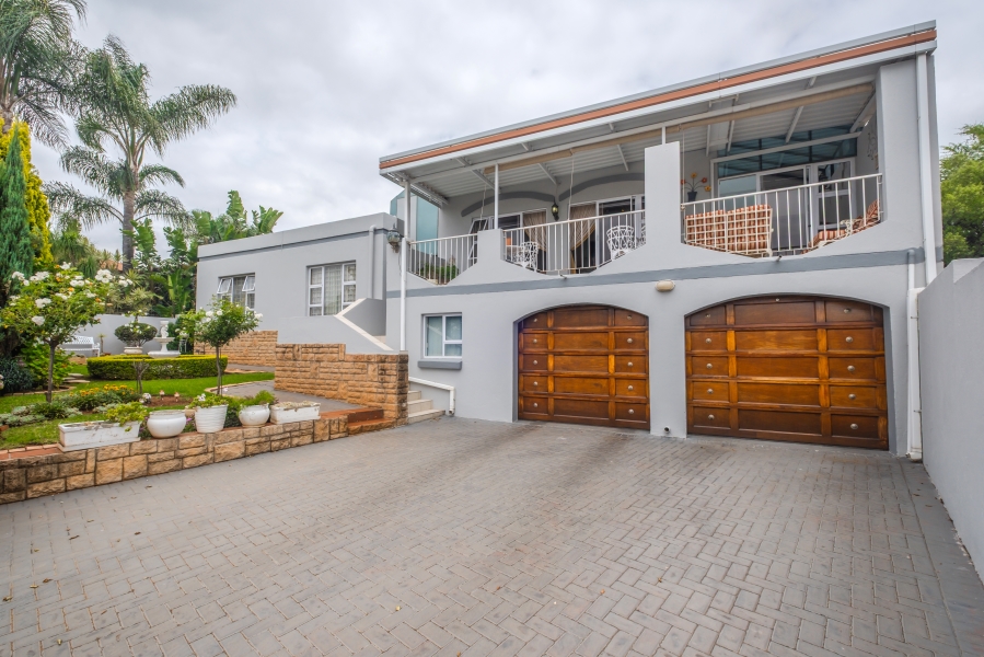 3 Bedroom Property for Sale in Faerie Glen Gauteng