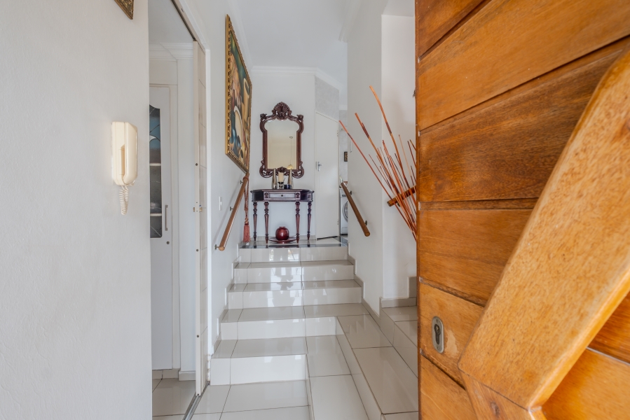 3 Bedroom Property for Sale in Faerie Glen Gauteng