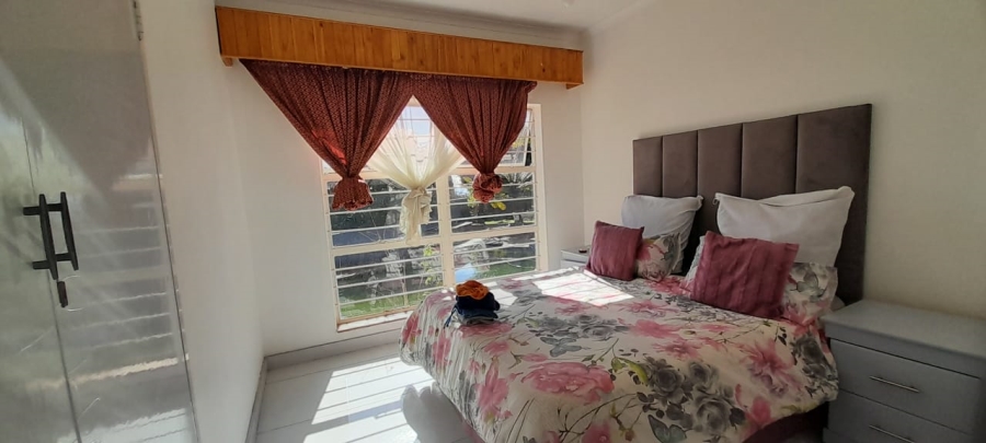 To Let 4 Bedroom Property for Rent in Moreleta Park Gauteng