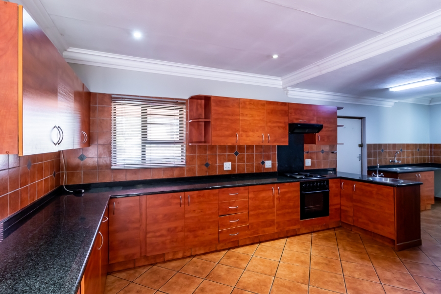 To Let 3 Bedroom Property for Rent in Waverley Gauteng