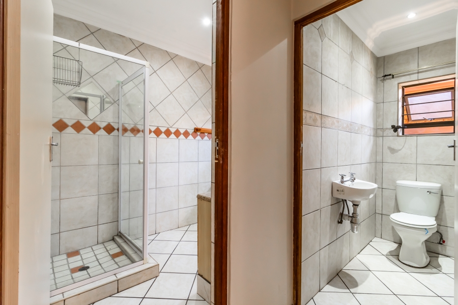 To Let 3 Bedroom Property for Rent in Waverley Gauteng