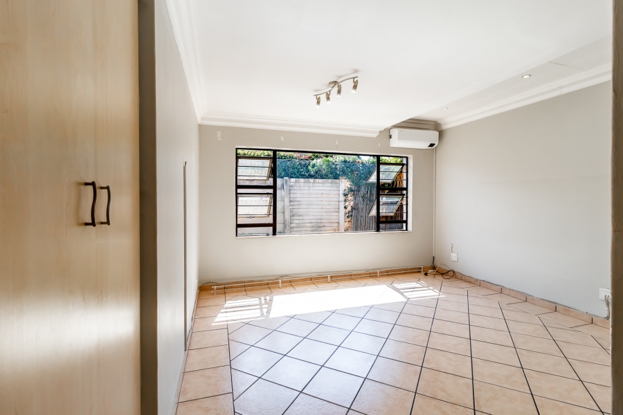 To Let 3 Bedroom Property for Rent in Waverley Gauteng