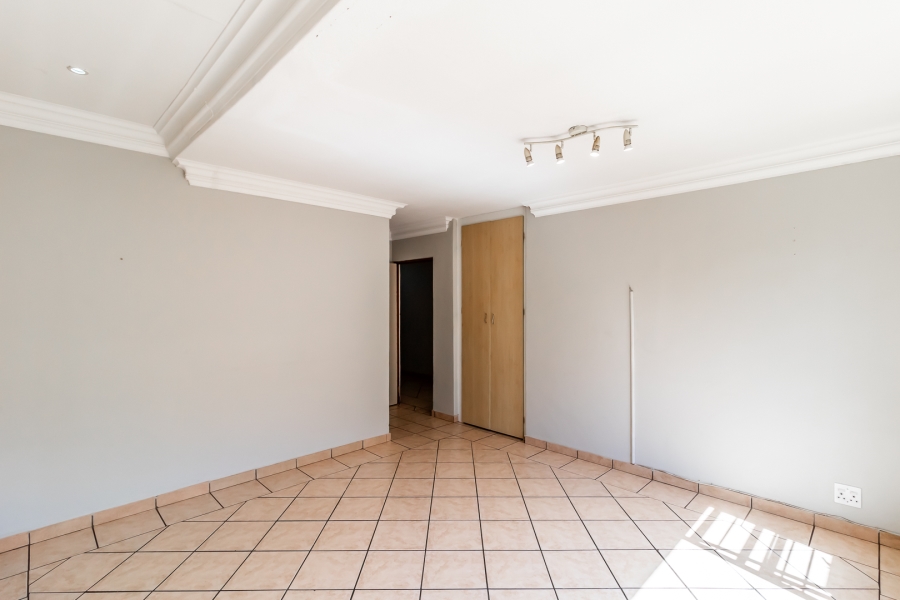 To Let 3 Bedroom Property for Rent in Waverley Gauteng