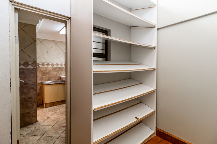 To Let 3 Bedroom Property for Rent in Waverley Gauteng