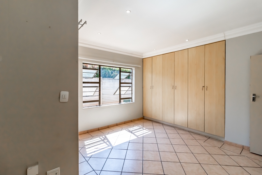 To Let 3 Bedroom Property for Rent in Waverley Gauteng