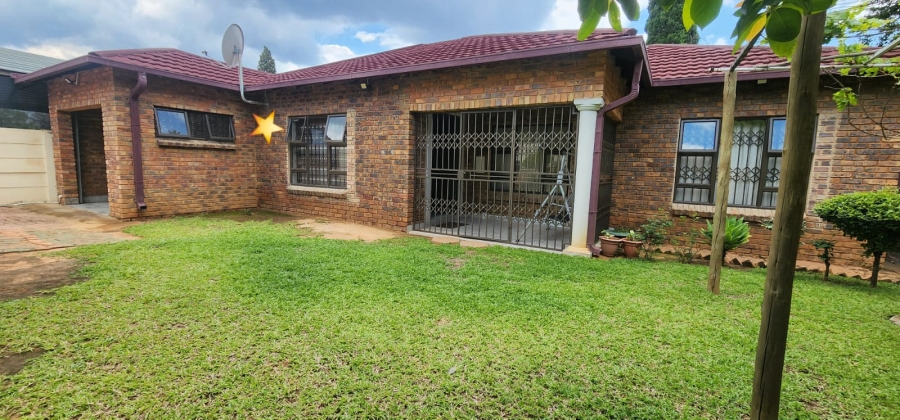 3 Bedroom Property for Sale in Mountain View Gauteng