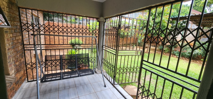 3 Bedroom Property for Sale in Mountain View Gauteng