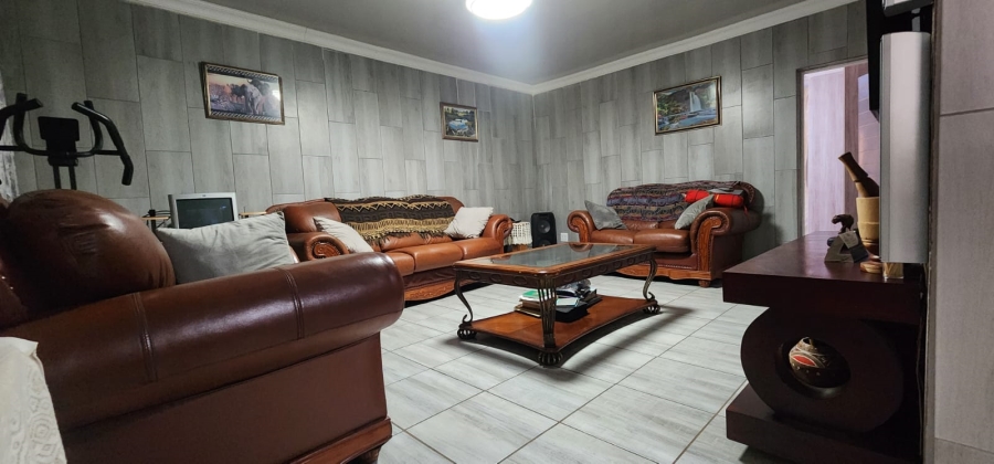 3 Bedroom Property for Sale in Mountain View Gauteng