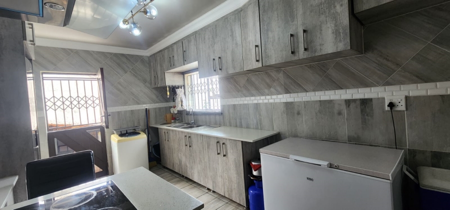 3 Bedroom Property for Sale in Mountain View Gauteng