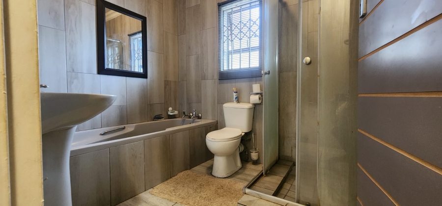 3 Bedroom Property for Sale in Mountain View Gauteng