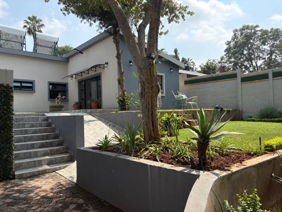 To Let 3 Bedroom Property for Rent in Waverley Gauteng