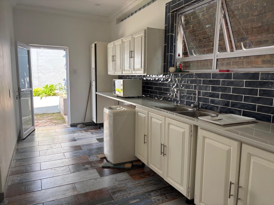 To Let 3 Bedroom Property for Rent in Waverley Gauteng